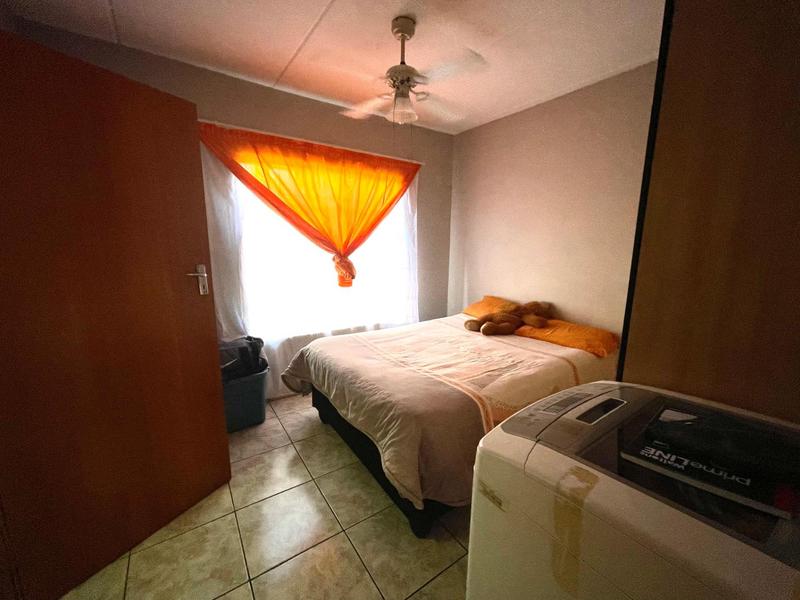 1 Bedroom Property for Sale in Kannoniers Park North West